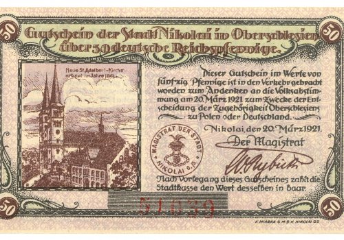 Numer inwentarzowy: MŻo/19; Wymiary: Wysokość &ndash;&nbsp; 5,3 cm; Szerokość &ndash; 8,8 cm; Materiał: papier; Technika: drukarska; Pochodzenie: Mikoł&oacute;w, G&oacute;rny Śląsk; Datowanie: 1921 r. 
Banknot zastępczy o nominale 50 fenig&oacute;w wydany dla magistratu Mikołowa. Na awersie z lewej strony widoczna rycina ukazująca stary kości&oacute;ł św. Wojciecha z XIV wieku. U g&oacute;ry napis z informacją o nominale i mieście emitującym. Z prawej strony wielowersowy napis m&oacute;wiący, iż banknot wydano na pamiątkę plebiscytu z dnia 20.03.1921 w celu rozstrzygnięcia przynależności G&oacute;rnego Śląska do Polski lub do Niemiec. Rewers jest odwzorowaniem awersu, jednakże wszystkie informacje podane są w języku polskim. R&oacute;żni się r&oacute;wnież ryciną: przedstawiony jest budynek kościoła pw św. Alberta z roku 1861.