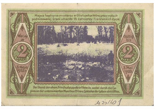 Numer inwentarzowy: MŻo/401; Wymiary: Szerokość - 9,5 cm; Wysokość - 6,5 cm; Materiał: papier; Technika: drukarska; Pochodzenie: brak danych; Datowanie: 1922 r. 
Banknot zastępczy o nominale 2 marek wydany dla gminy Knur&oacute;w 3 maja 1922 r., ważny do 03 maja 1923r. Banknot wydany&nbsp;na pamiątkę przydzielenia Knurowa do Polski. Na awersie widok kopalni knurowskiej. Na rewersie podpis do zdjęcia o treści:&nbsp;&bdquo; Miejsce kaplicy na cmentarzu w Gliwicach, w kt&oacute;rej przez wybuch podminowanej broni utraciło 15 żołnierzy francuskich życie&rdquo;.